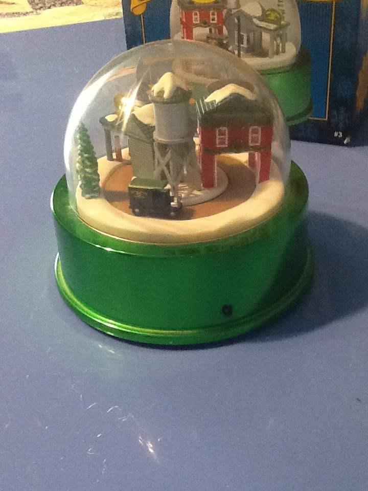 JOHN DEERE GLOBE