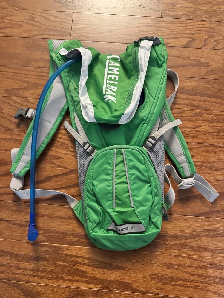 CamelBak Rogue Hydration Pack Green Nylon, Adjustable, Lightweight, 2 Pockets