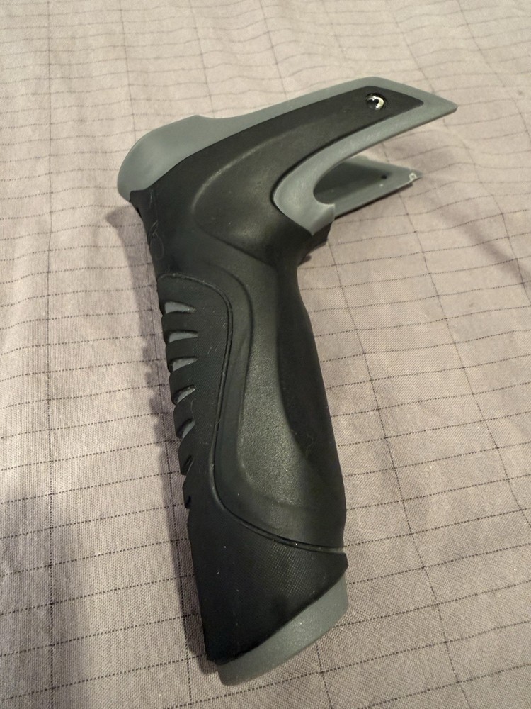 Dye M2 M3 Regulator Grips