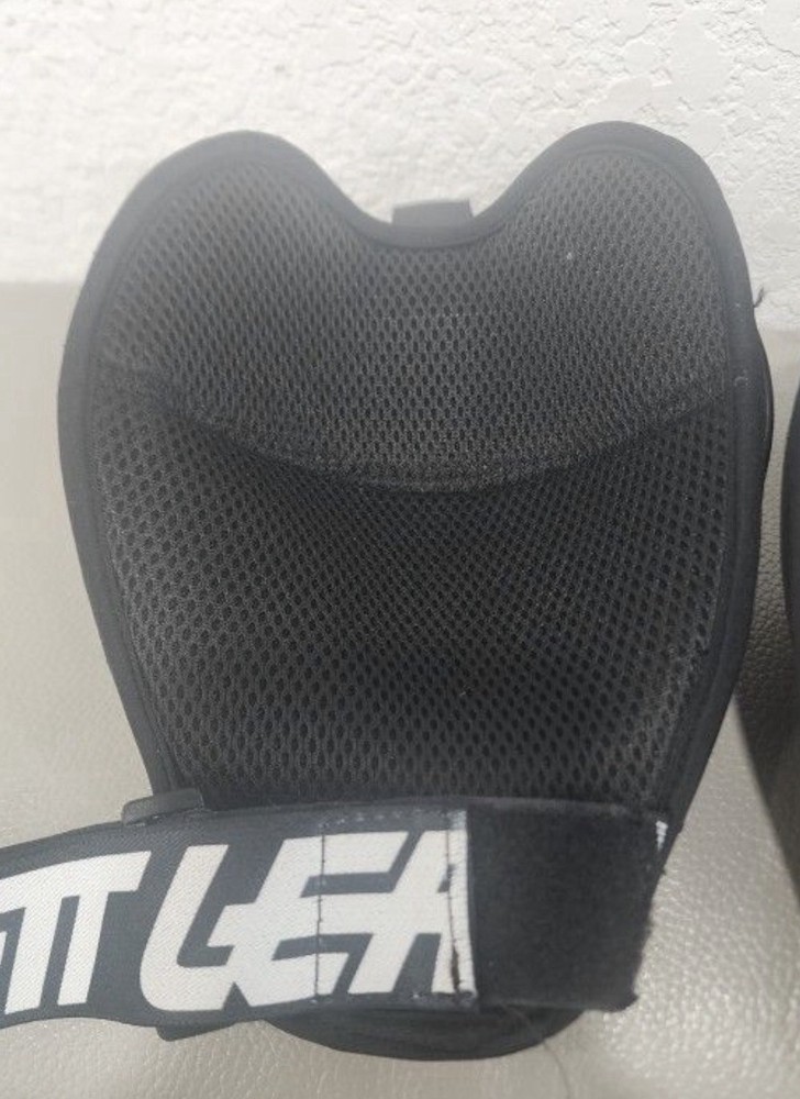 Leatt 4.5 Shoulder Guards Pro [Pair] - Black, 2XL
