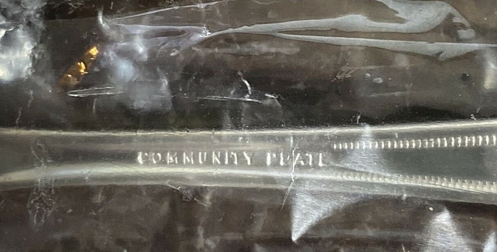 ONEIDA COMMUNITY SILVER -- GROSVENOR PATTERN -- 6" SILVERPLATE TEASPOON