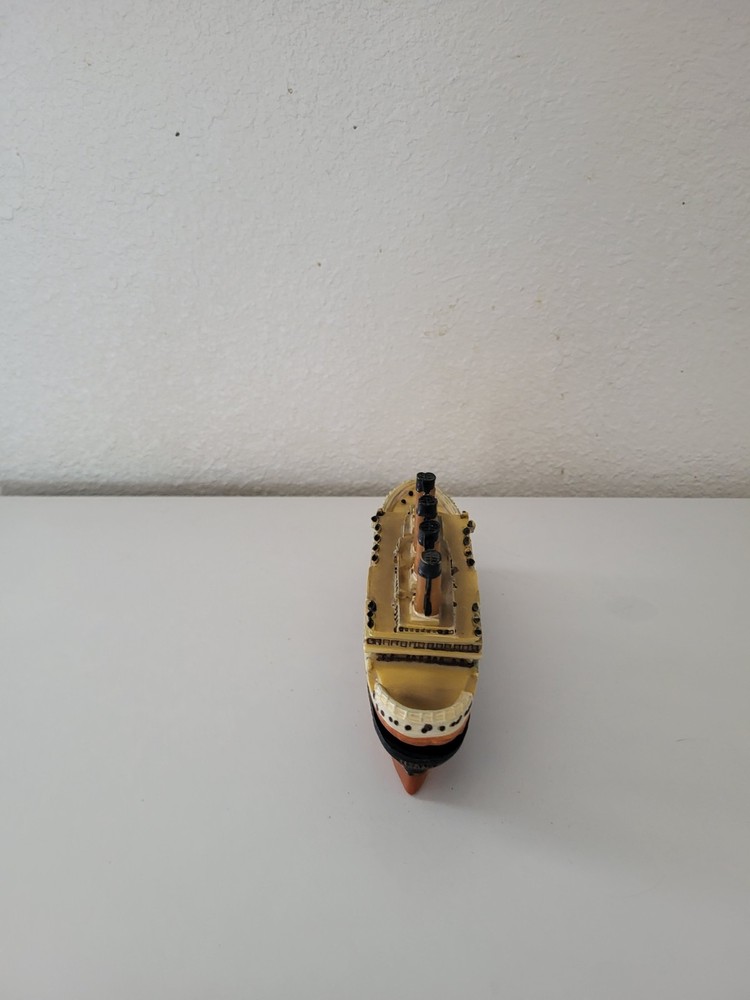 MARITIME, "TITANIC" HINGED BOX SOUVENIR MODEL