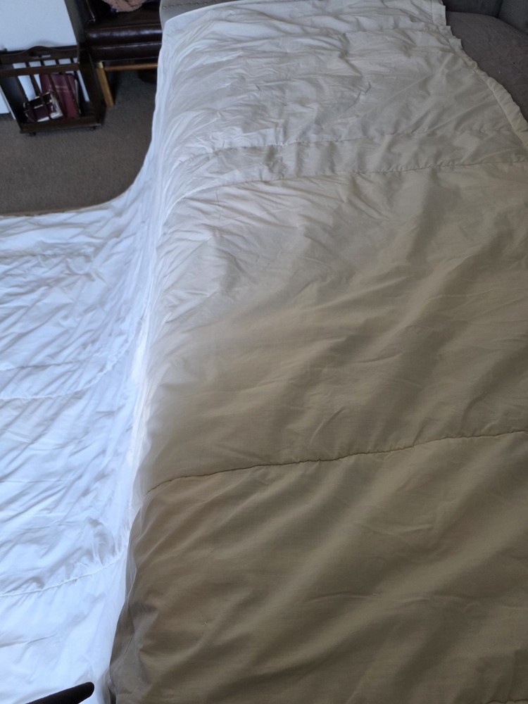 Vintage Handmade Quilt 70"×82"