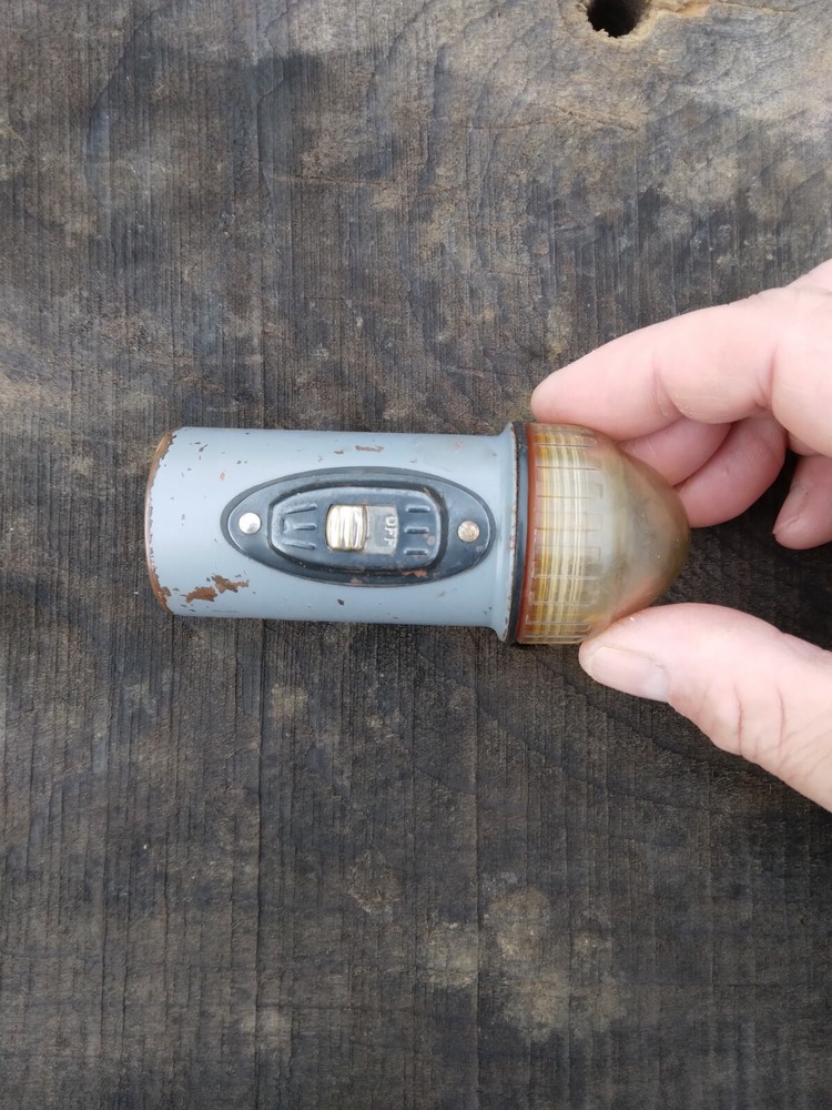 WW2 era US Navy USN Life jacket light beacon