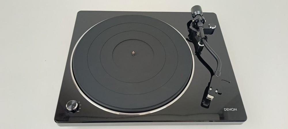 Denon DP-400 Semi-Automatic Analog Turntable with Speed Auto Sensor - U