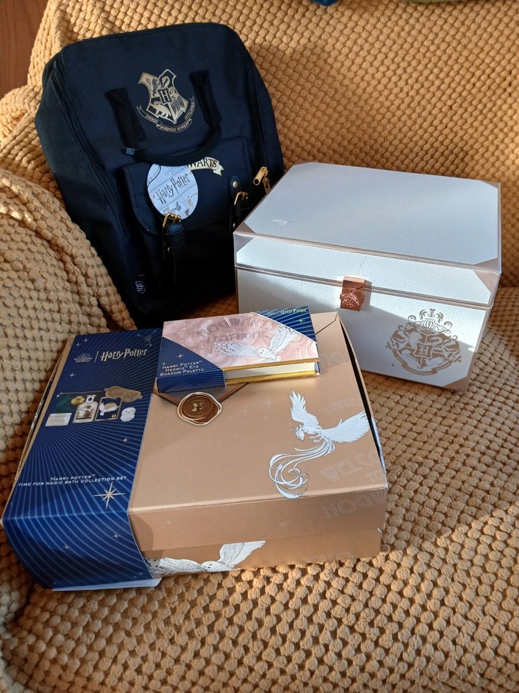 Harry Potter Gift Bundle, Bath collection set, Box, Makeup,  Backpack.
