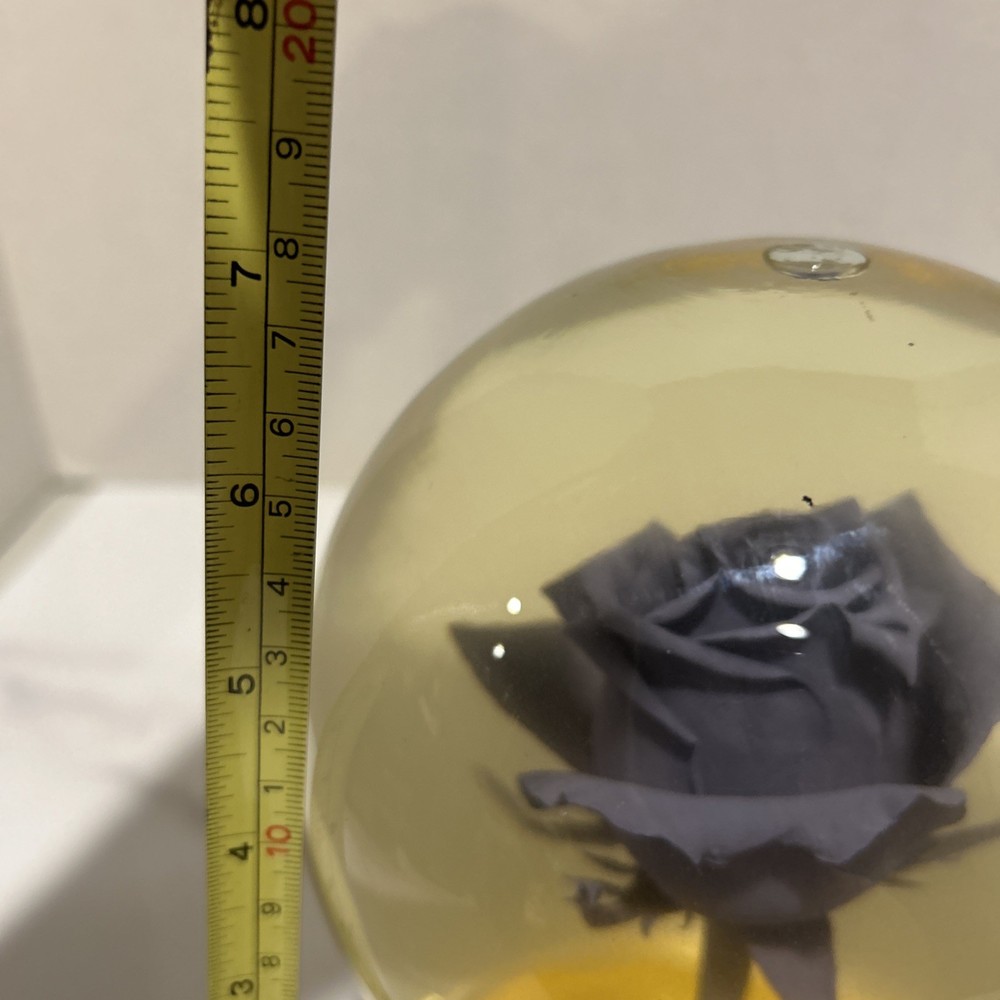 Forever Real Lavender Rose Globe With Suction Bottom