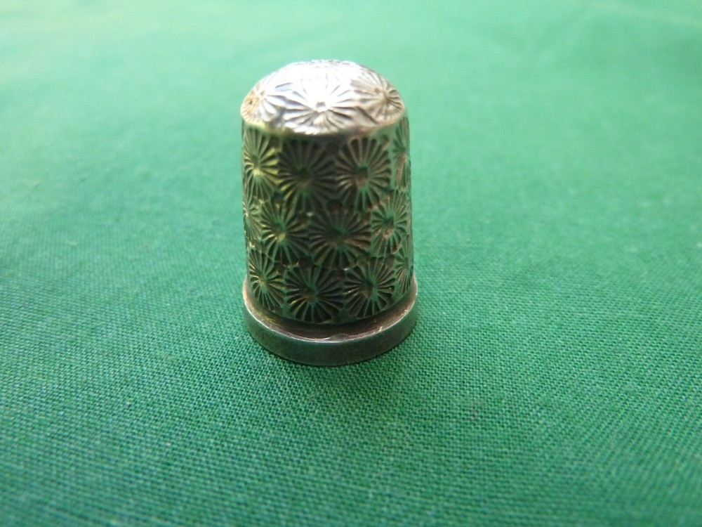 VINTAGE SILVER THIMBLE "13"
