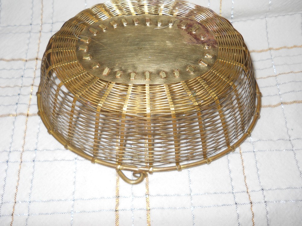 Small Copper or Brass Wire Basket w/handle