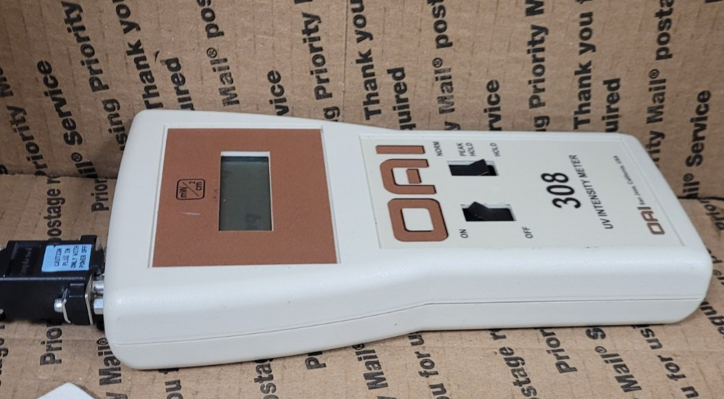 Optical Associates OAI 308 UV Intensity Meter W/UVB Probe/Sensor (TURNS ON)