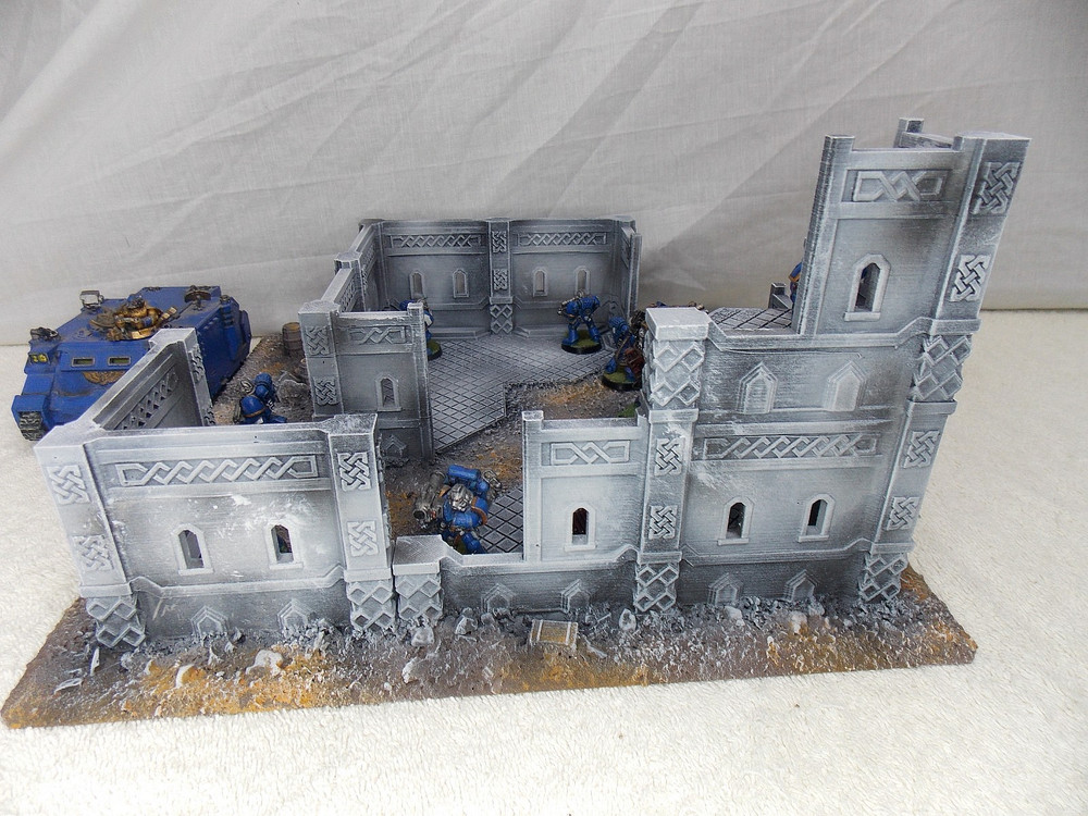 WARGAMING TERRAIN PAINTED BUILDING