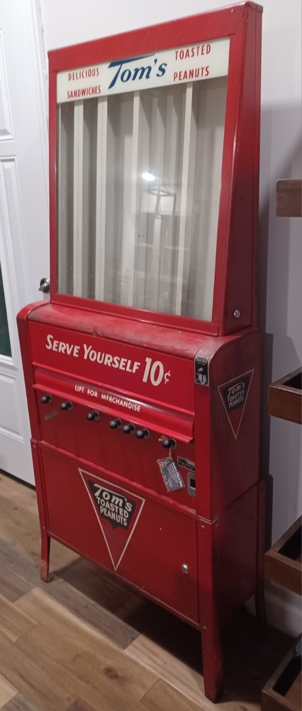 Original 1940's Tom's Vending Machine