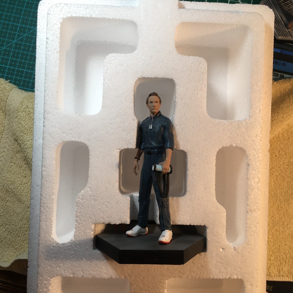 Eaglemoss Alien & Predator #19 "Bishop" with box and leaflet