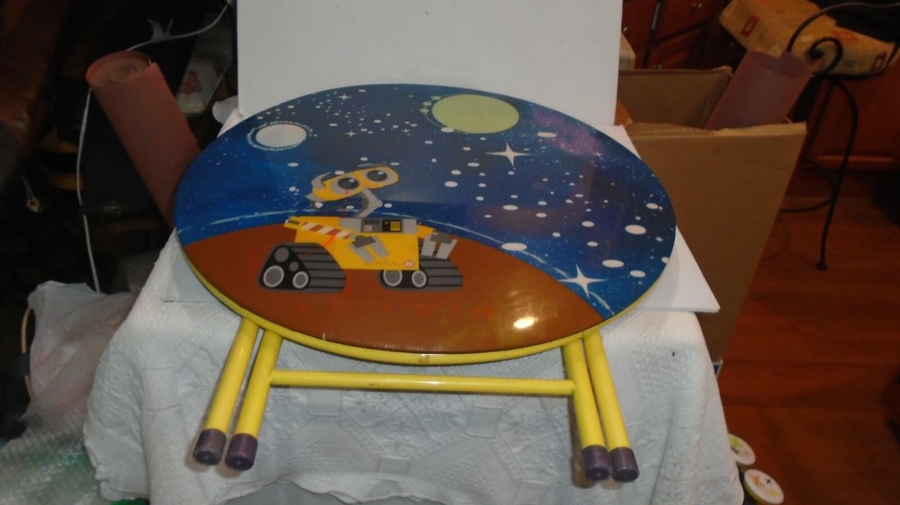 DISNEY PIXAR WALLE Table