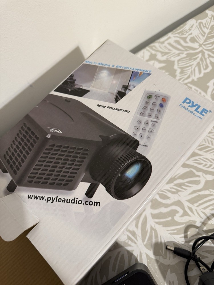 Pyle Home PRJG45 Multimedia Mini Projector No Remote