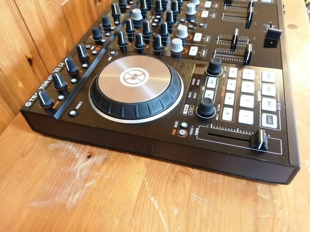 Native Instruments Traktor Kontrol S4 MK2  Pro DJ Controller 4-Deck PCDJ S4MK2