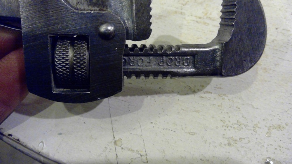SMALL TRIMO SIZE 8" ADJUSTABLE PIPE WRENCH - VINTAGE