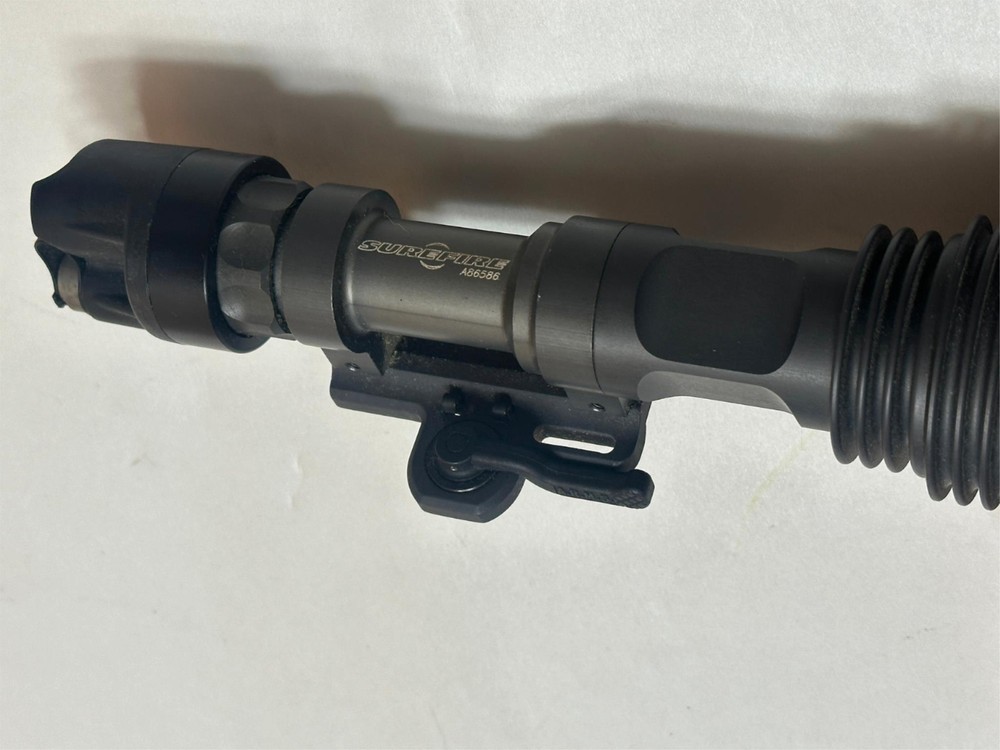 Surefire M982 Flashlight & Quick Release Picatinny Rail Mount WeaponLight
