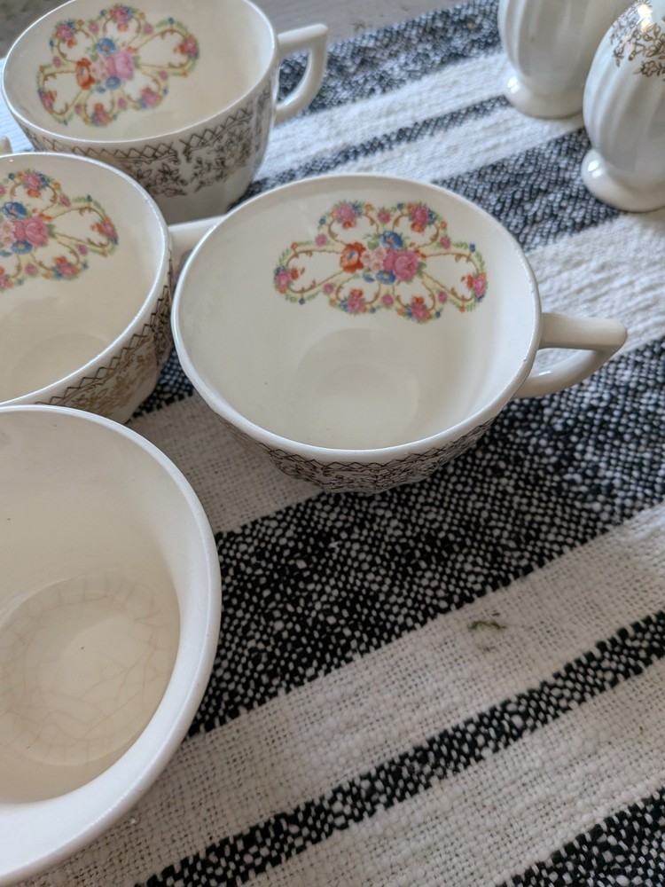 Complete Set Of Vintage Sebring Dinnerware