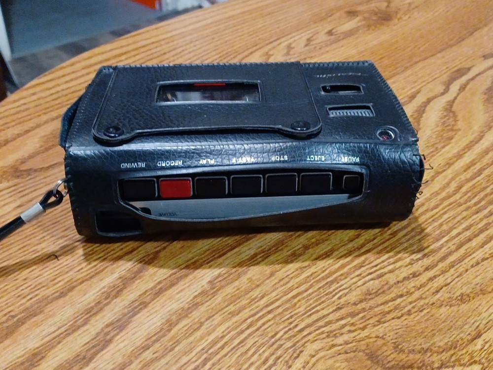 Realistic CTR-39 Portable Compact Cassette Tape Recorder Player & Case