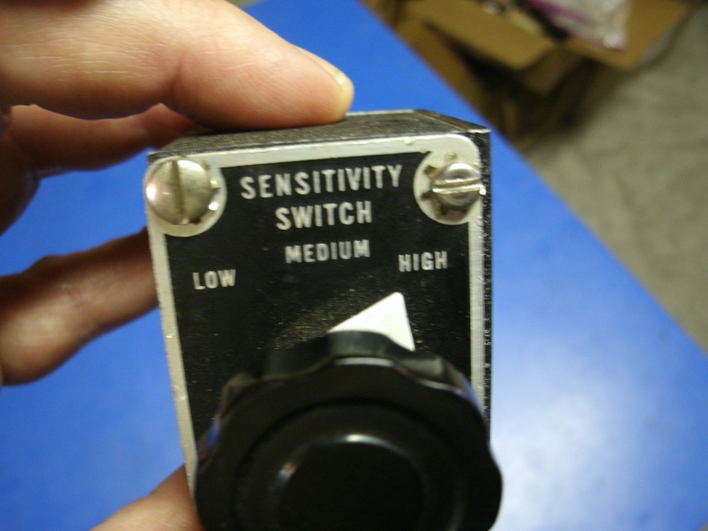 US AIRCRAFT SENSITIVITY SWITCH