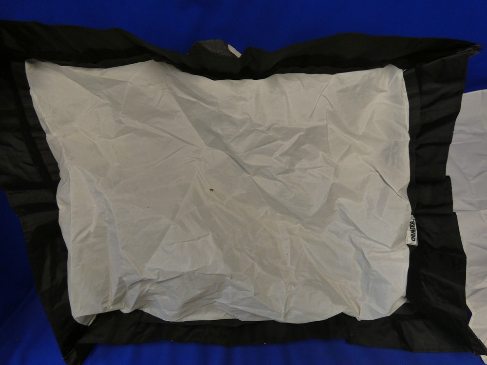 Chimera Video Pro Plus Softbox Size Small w/4 Rods, Case (has rip on diffuser)