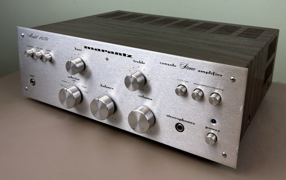 MARANTZ 1030 STEREO INTEGRATED AMPLIFIER