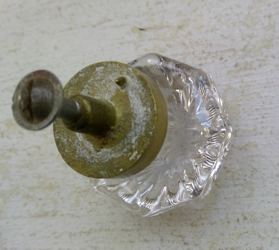 2 VINTAGE CLEAR GLASS OCTAGON 8-SIDED DRAWER PULLS KNOBS W/ BRASS SETTING NICE