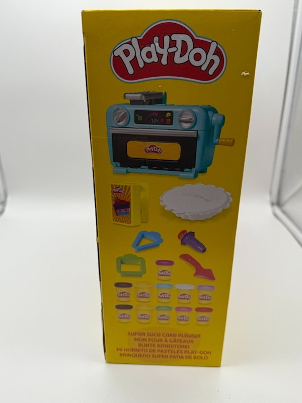 Play-Doh Super Slice Cake Playset Brand New