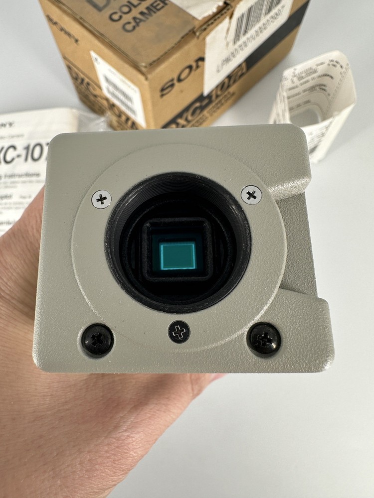 Sony DXC-107A CCD-IRIS Color Video Camera
