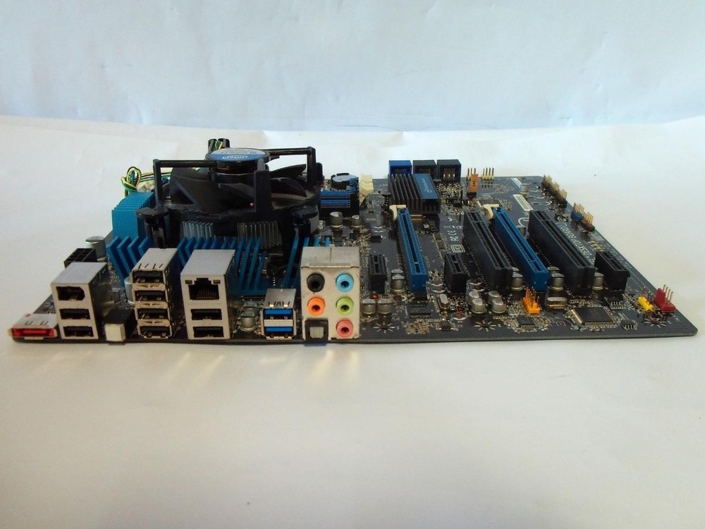 Intel Extreme DP67BG P67 chipset Socket 1155 AA G10491-401