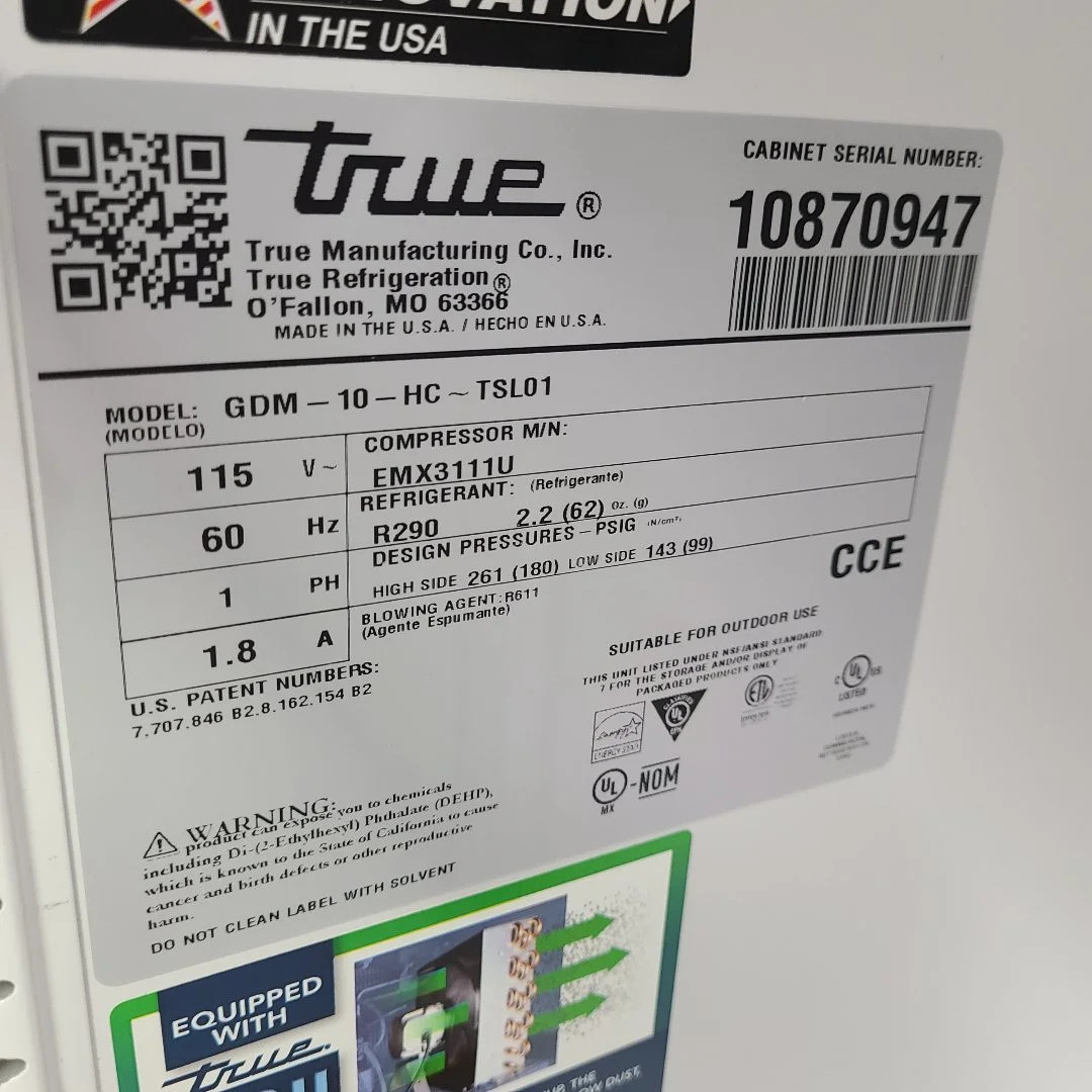 True GDM-10-HC~TSL01 Glass Merchandiser Refrigerator (Scratch & Dent 0947)