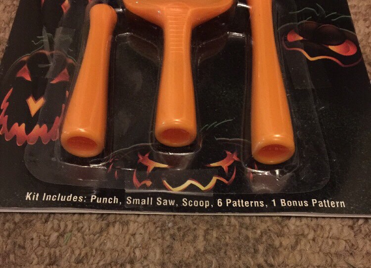 Halloween Killer Pumpkins Pumpkin Carving Kit With Tools & Pattern Book