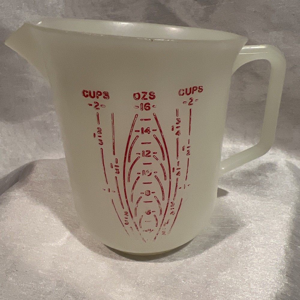 Vintage Tupperware 2 Cup 16 Oz Measuring Cup Pitcher 134 Raised Red Lettering