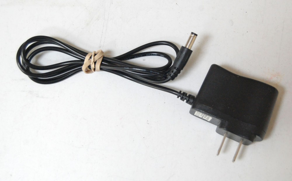 MAXLAPTER Microscope 100-1000x Built-in Light Source & Slides NICE!