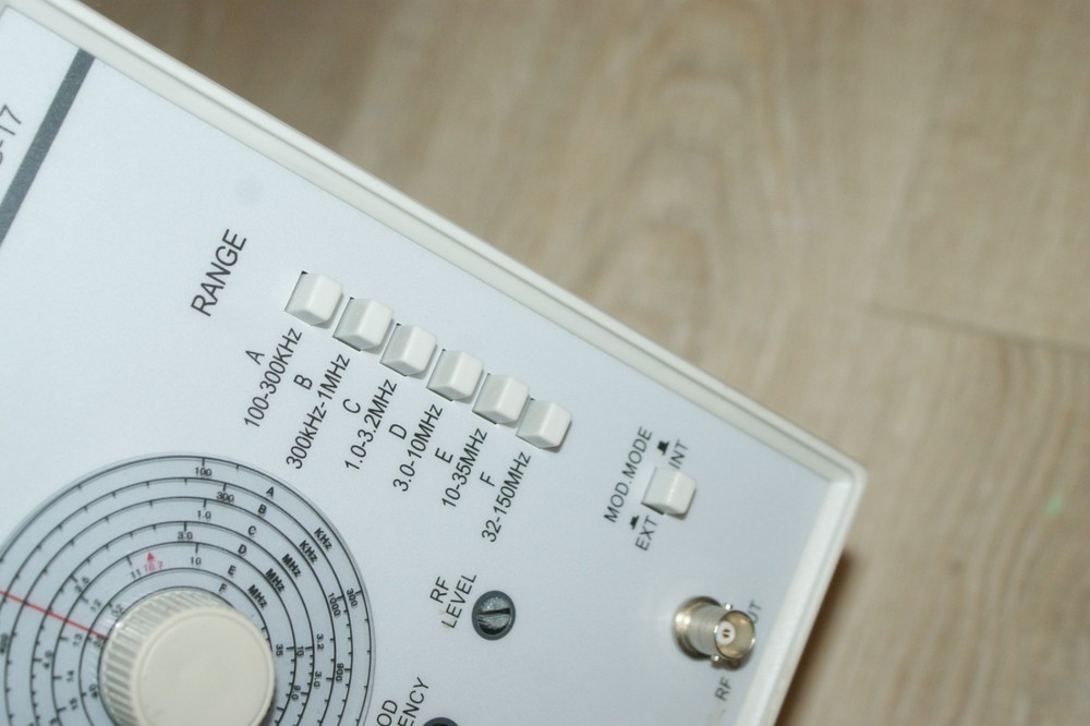 rf signal enerator tsg17