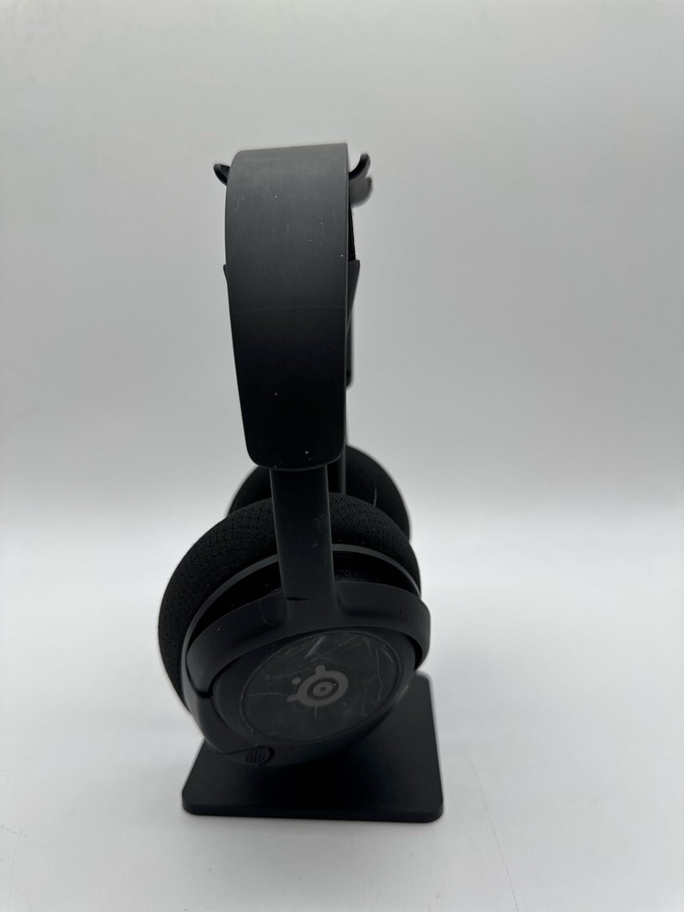 SteelSeries Arctis Nova 3 Multi-Platform Gaming Headset Black