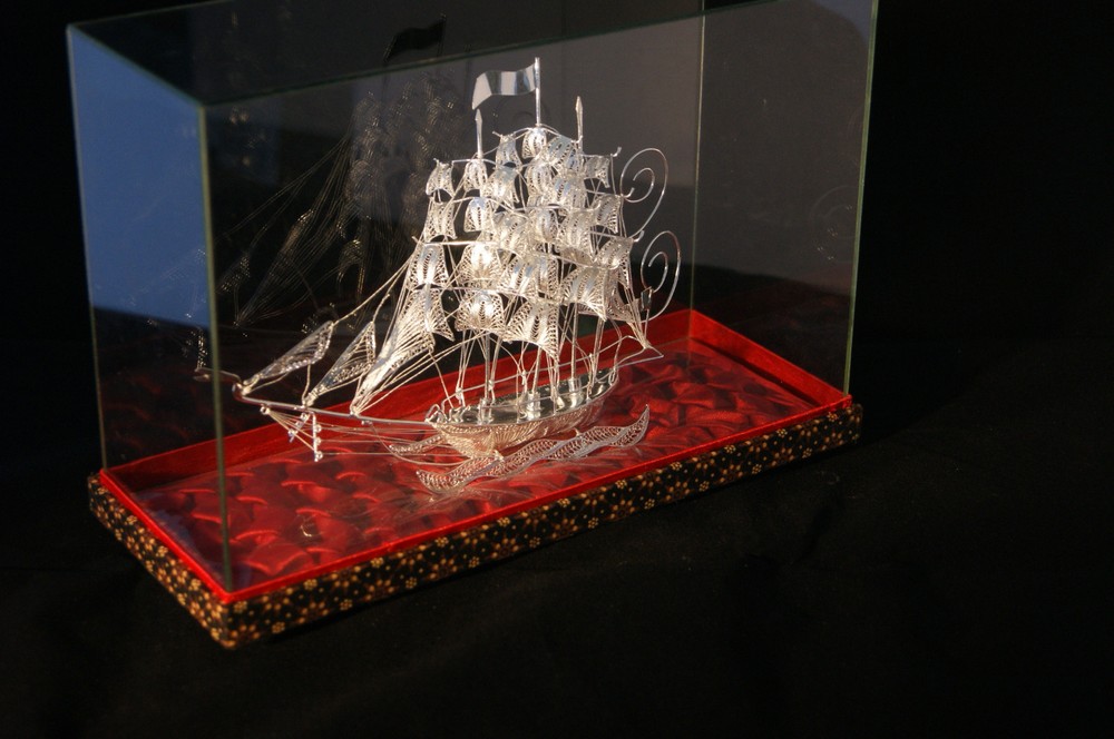 fine silver boat souvenir