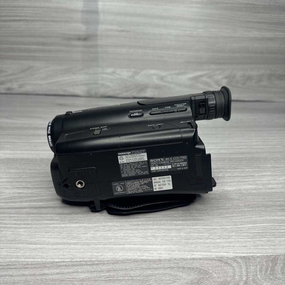 SONY HANDYCAM CAMCORDER CCD-TR82 with Extras **UNTESTED**