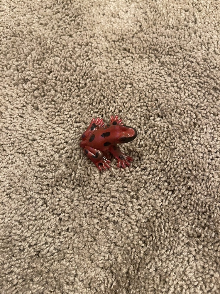 RED  TREE FROG Animal Figure