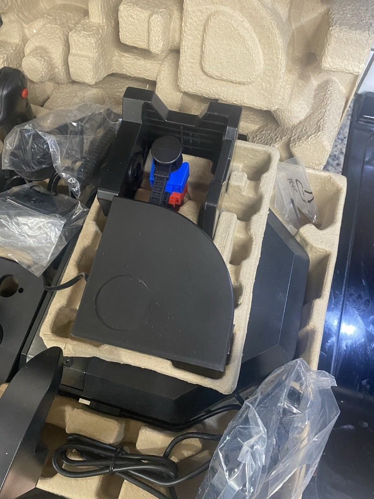 Saitek Pro Flight Yoke Throttle Quadrant Professional Simulation System