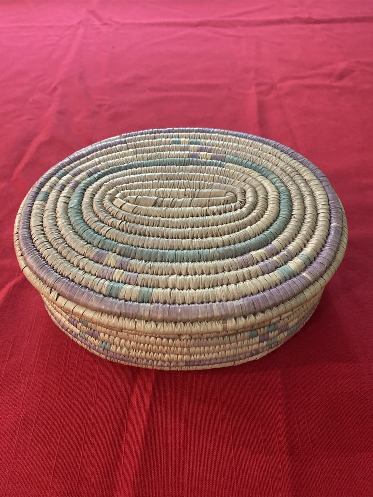 Wicker Box With Lid/ Oval/ 7” X 3”
