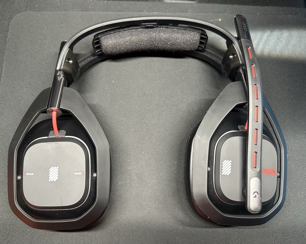 Logitech G A50 lightspeed Wireless Gaming Headset + Base Station–Black- Complete