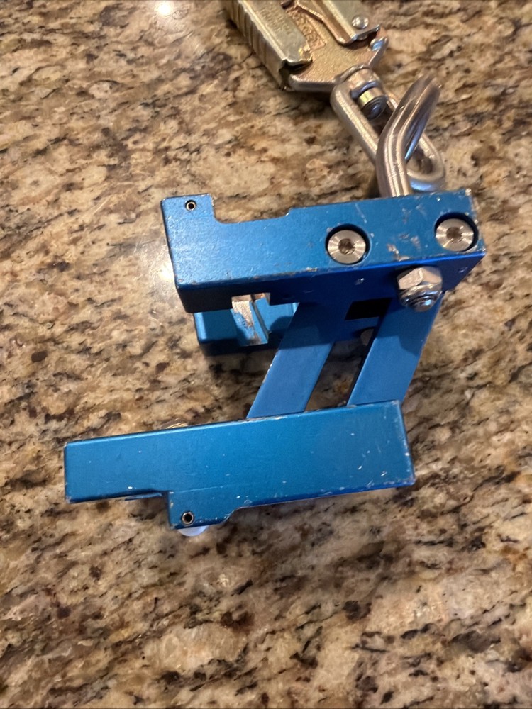 SELLSTROM/ RTC 2000 SERIES CLIMB-RITE DOUBLE LOCKING SNAP-HOOK FALL PROTECTION