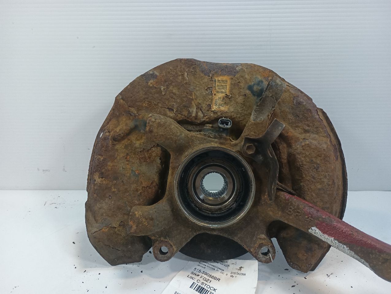 Front Passenger Right Spindle/Knuckle w/Hub from 2006 Toyota Tacoma 12786468