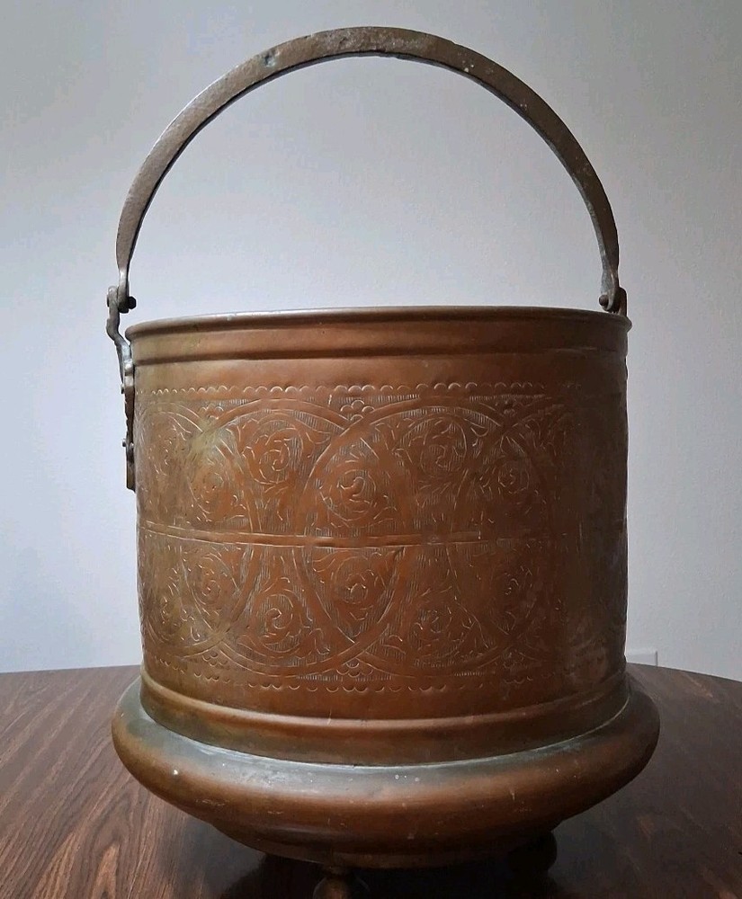 ANTIQUE BRASS FOOTED PLANTER CONTAINER ETCHED HANDLE 15½” STATEMENT PC DECOR XXL