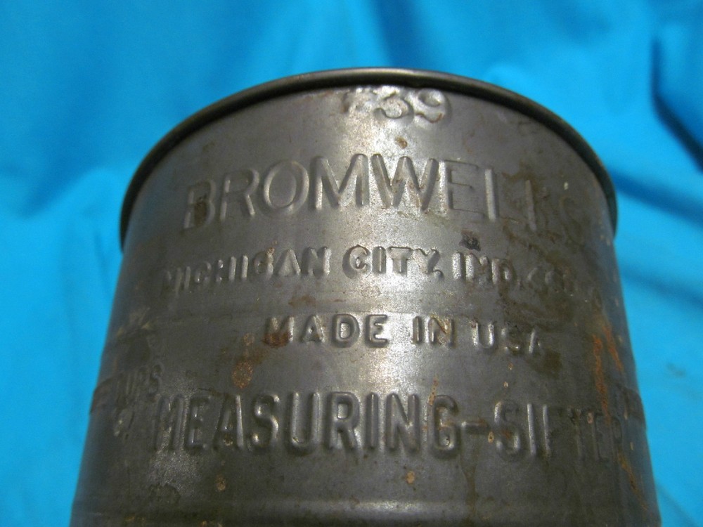 #39 BROMWELL'S MEASURING SIFTER 3 CUPS