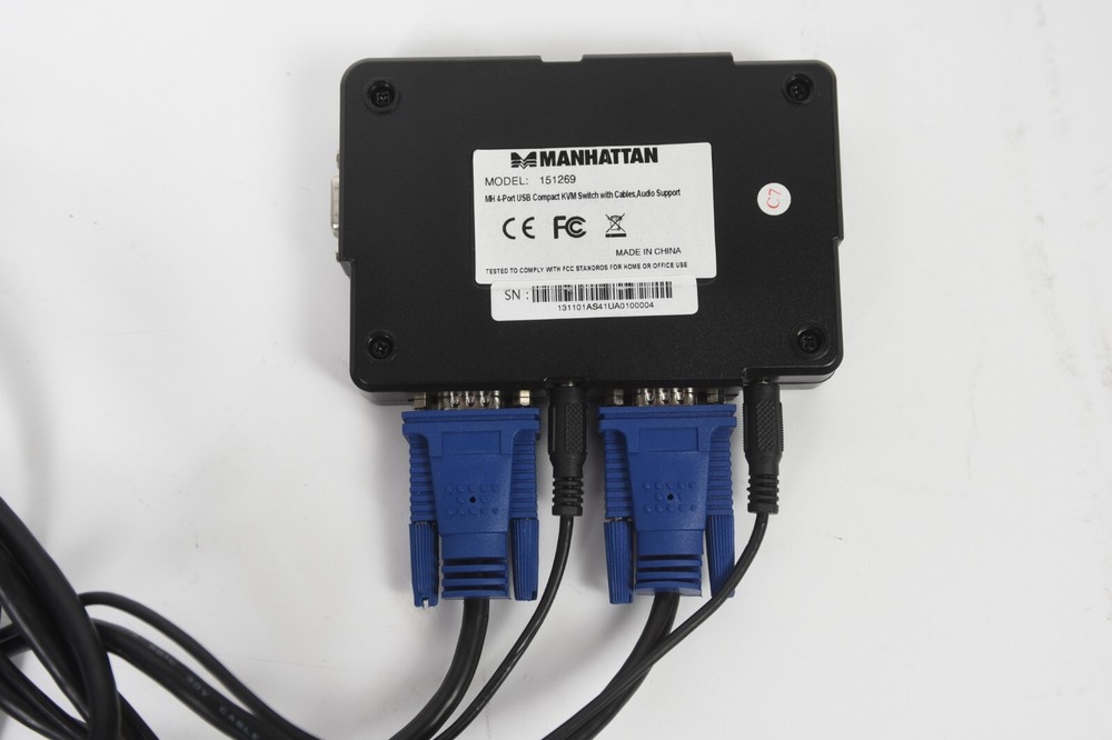 Manhattan USB 4Port Compact KVM Switch w/Cables. No Power Adapter