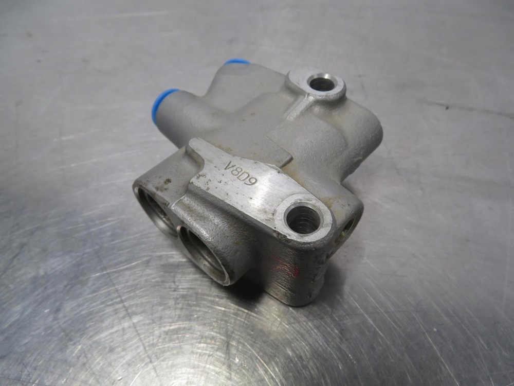 EB979 2006 06 HONDA VFR 800 INTERCEPTOR PROPORTIONING CONTROL VALVE