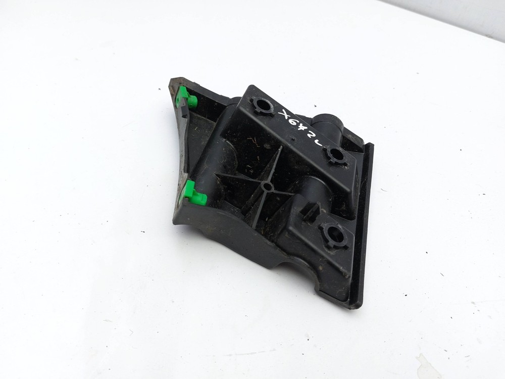 FRONT LEFT BUMPER BRACKET MOUNT SUPPORT 31425110 VOLVO V40 2016